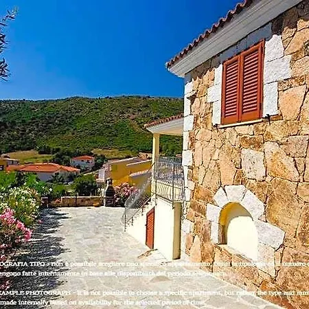 Appartamenti Tanaunella Hotel 3*